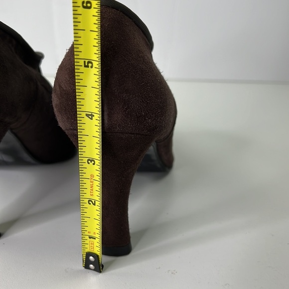 Stuart Weiztman Brown Suede Slip on Kitten heel Bootie - Picture 6 of 10